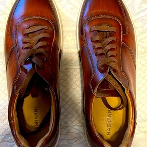 Magnanni Men's casual shoes size 9